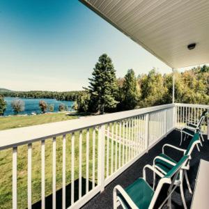 Crescent Lake Inn And Suites Wolfeboro Extérieur photo